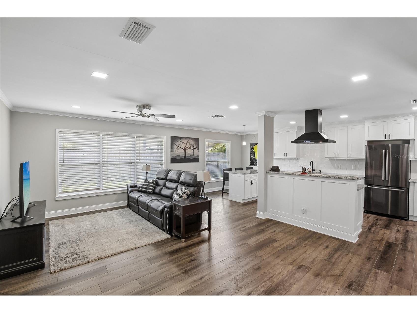 1872 Hunt Lane Clearwater FL 33764 TB8505583 image3
