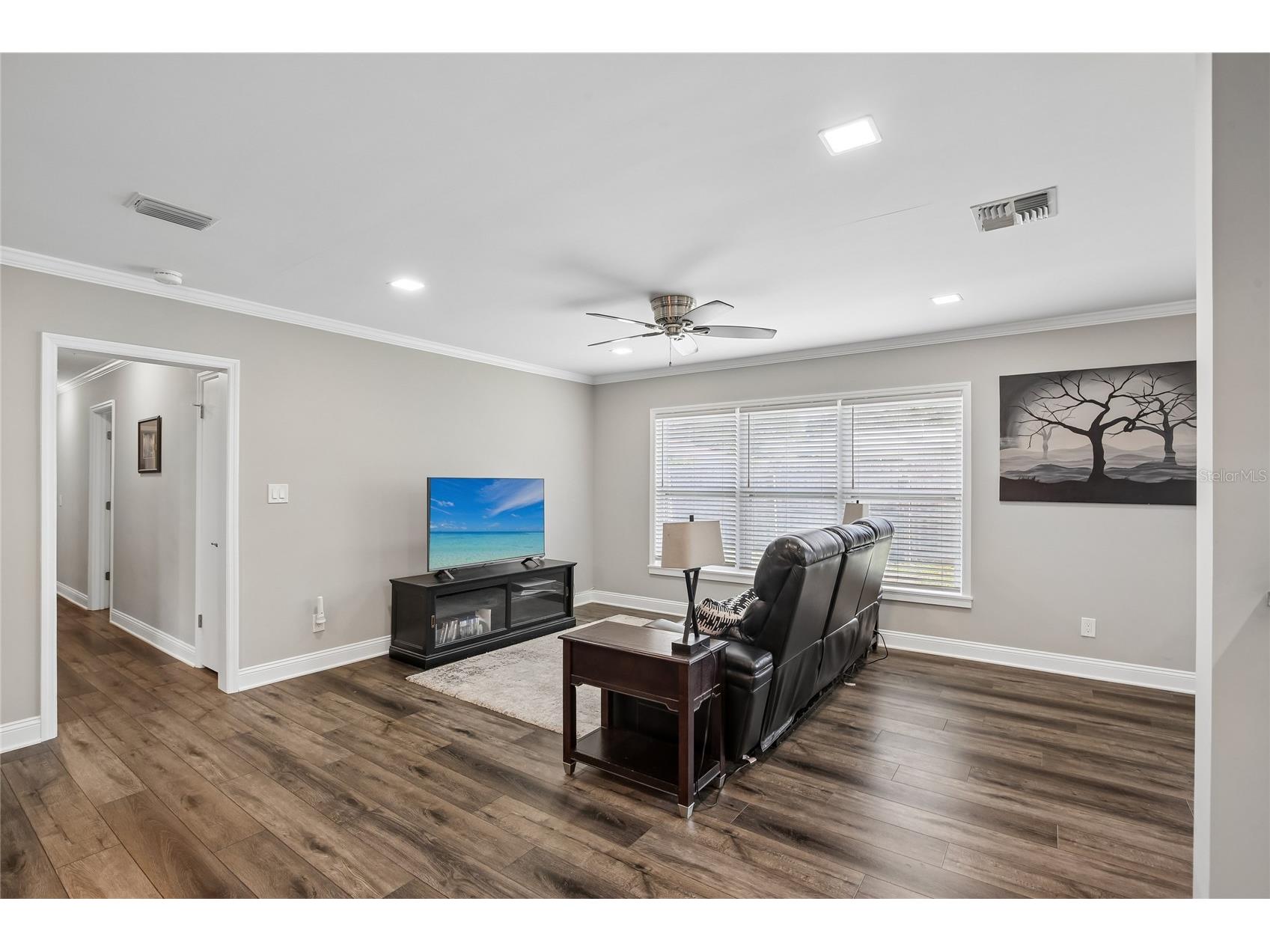 1872 Hunt Lane Clearwater FL 33764 TB8505583 image4
