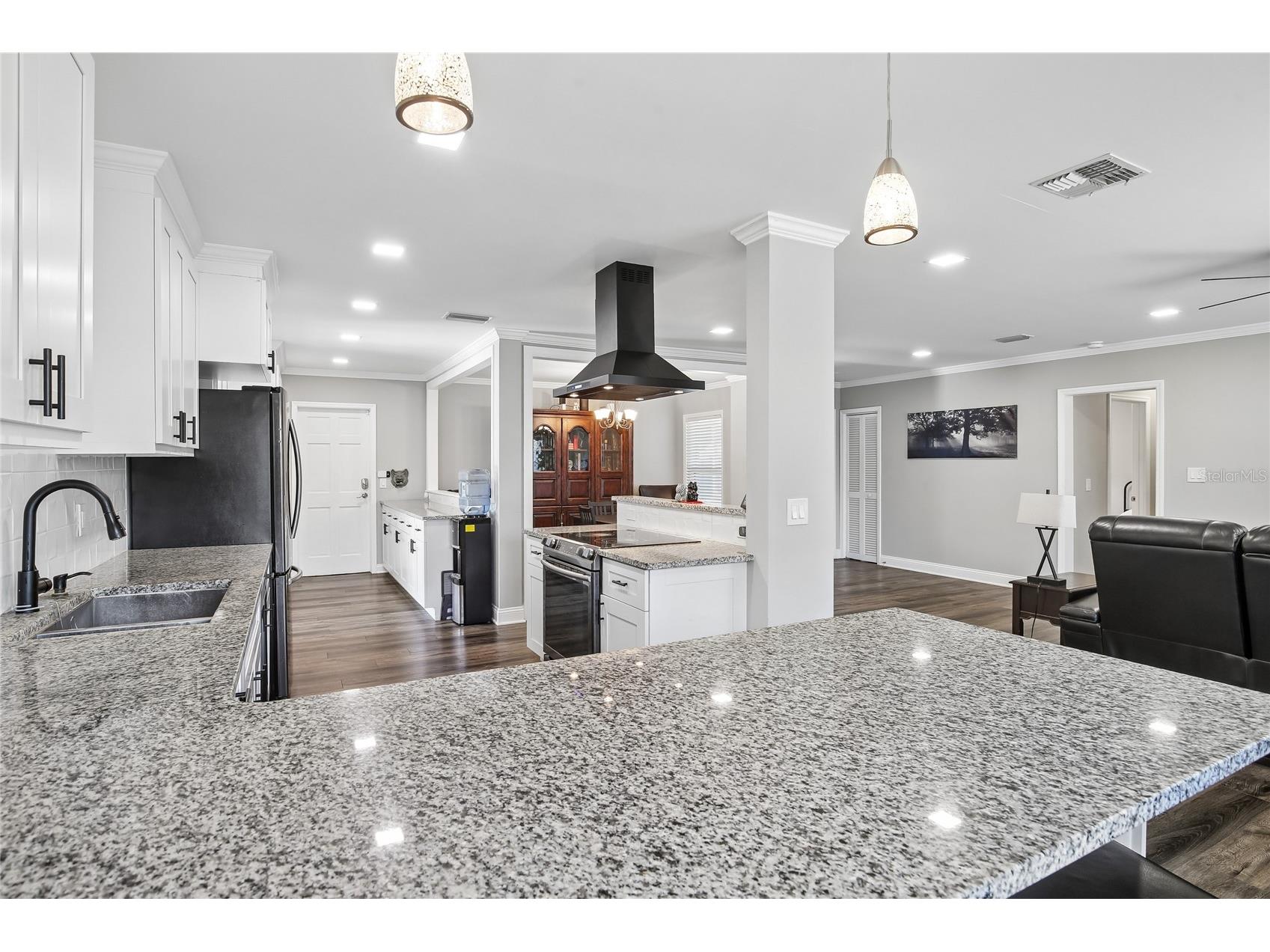 1872 Hunt Lane Clearwater FL 33764 TB8505583 image8