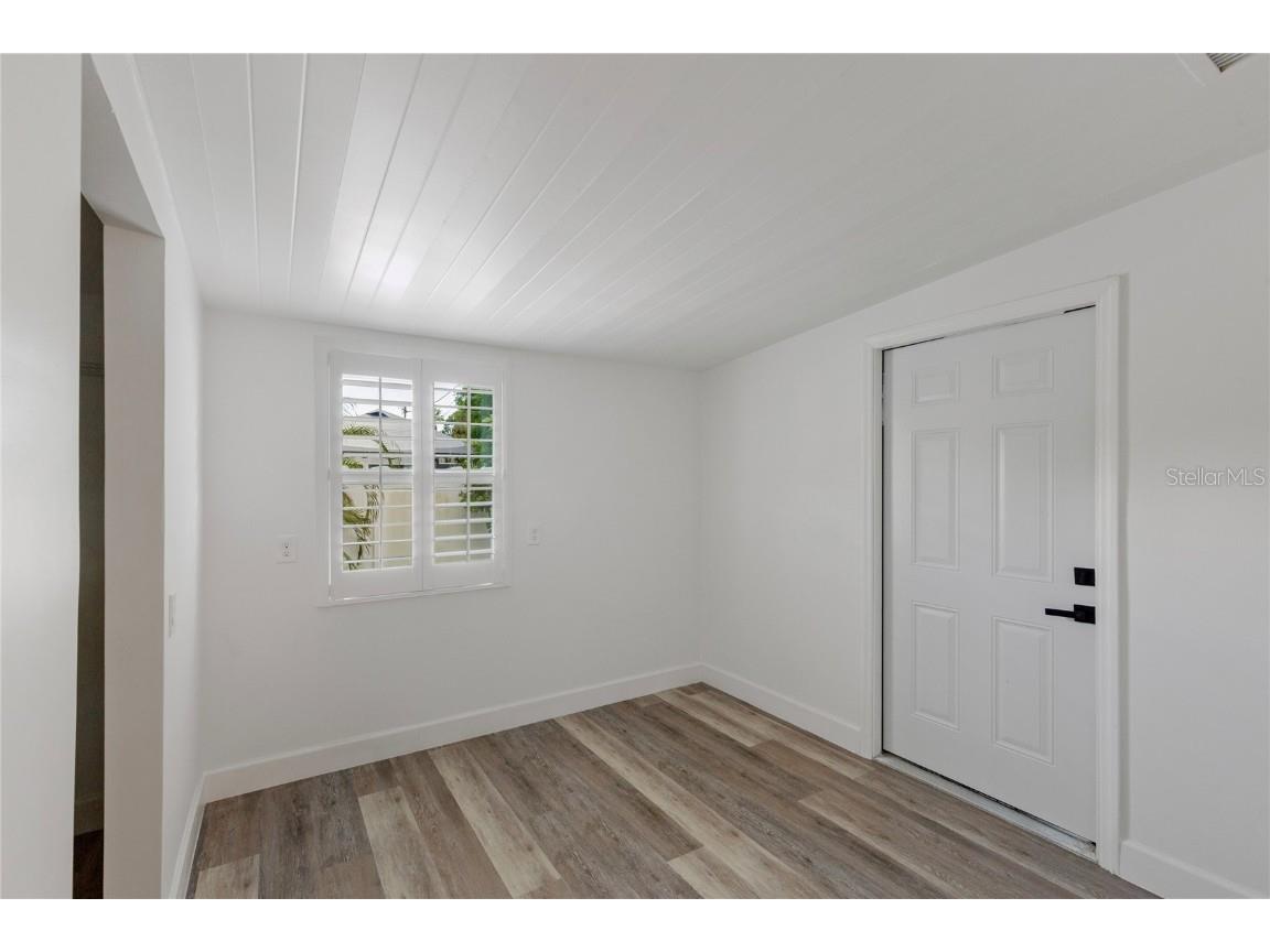 1872 New Hampshire Avenue NE Saint Petersburg FL 33703 TB8430914 image17