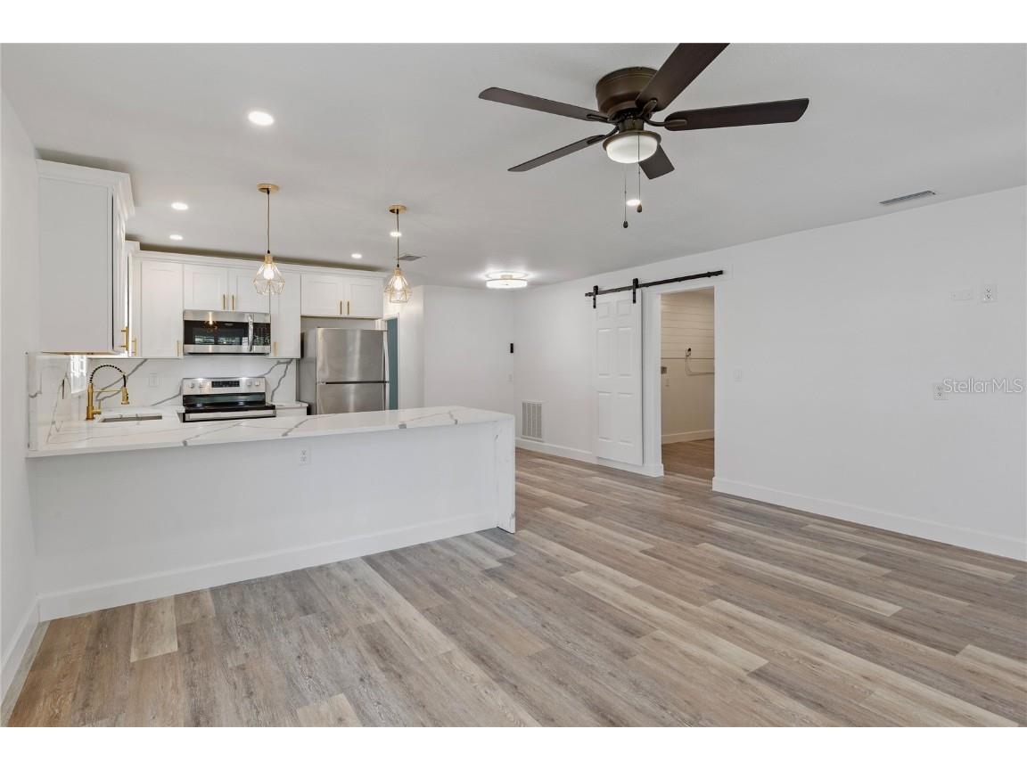 1872 New Hampshire Avenue NE Saint Petersburg FL 33703 TB8430914 image4