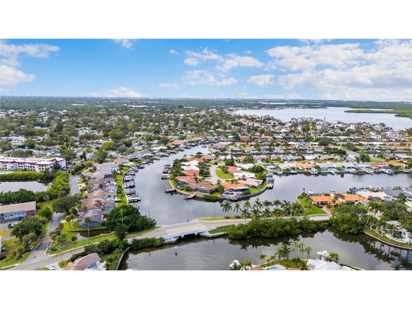 1872 New Hampshire Avenue NE Saint Petersburg FL 33703 TB8430914 image41