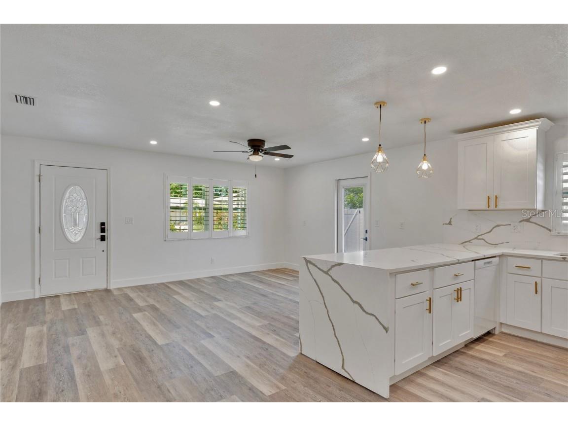 1872 New Hampshire Avenue NE Saint Petersburg FL 33703 TB8430914 image8