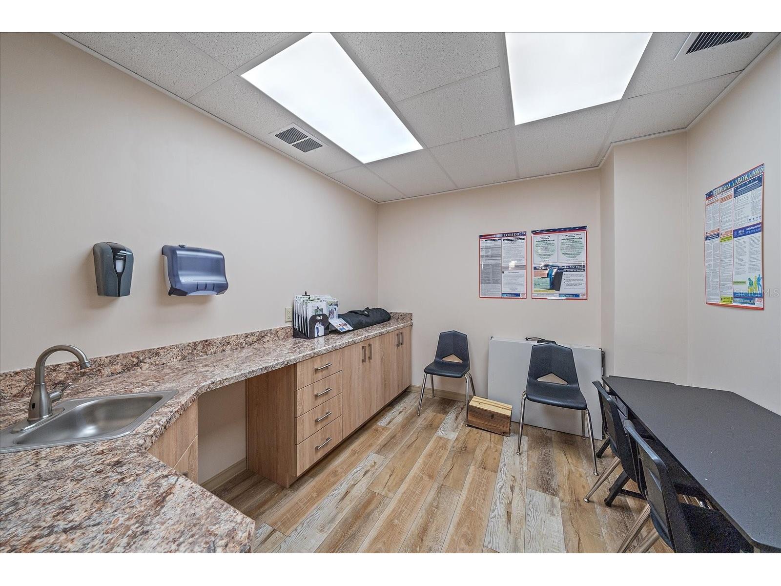 1872 S Tamiami Trail #A Venice FL 34293 A4680167 image13
