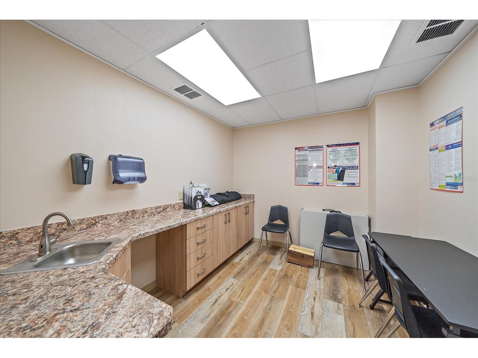 1872 S Tamiami Trail #A Venice FL 34293 A4680167 image23