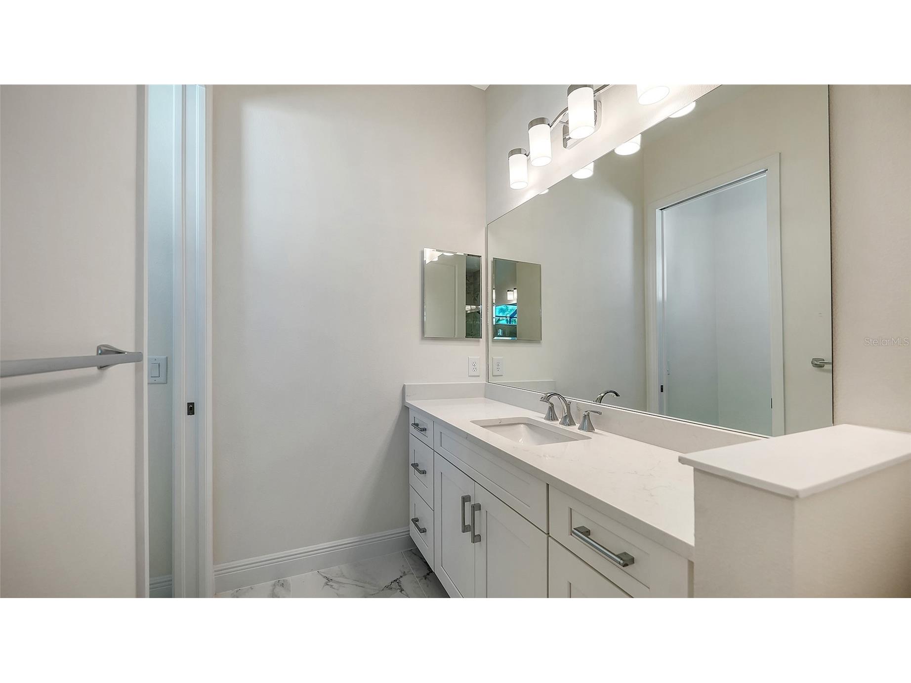 18723 Toulon Court Venice FL 34293 A4669983 image17