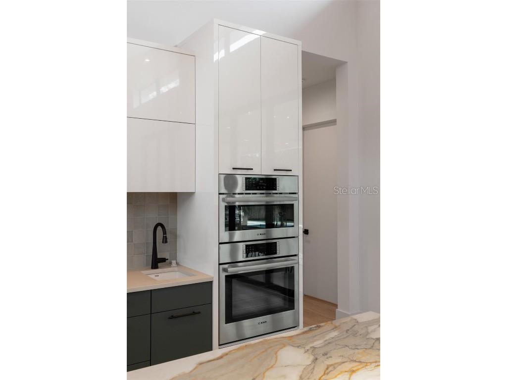 1873 Rose Street Sarasota FL 34239 A4664056 image18