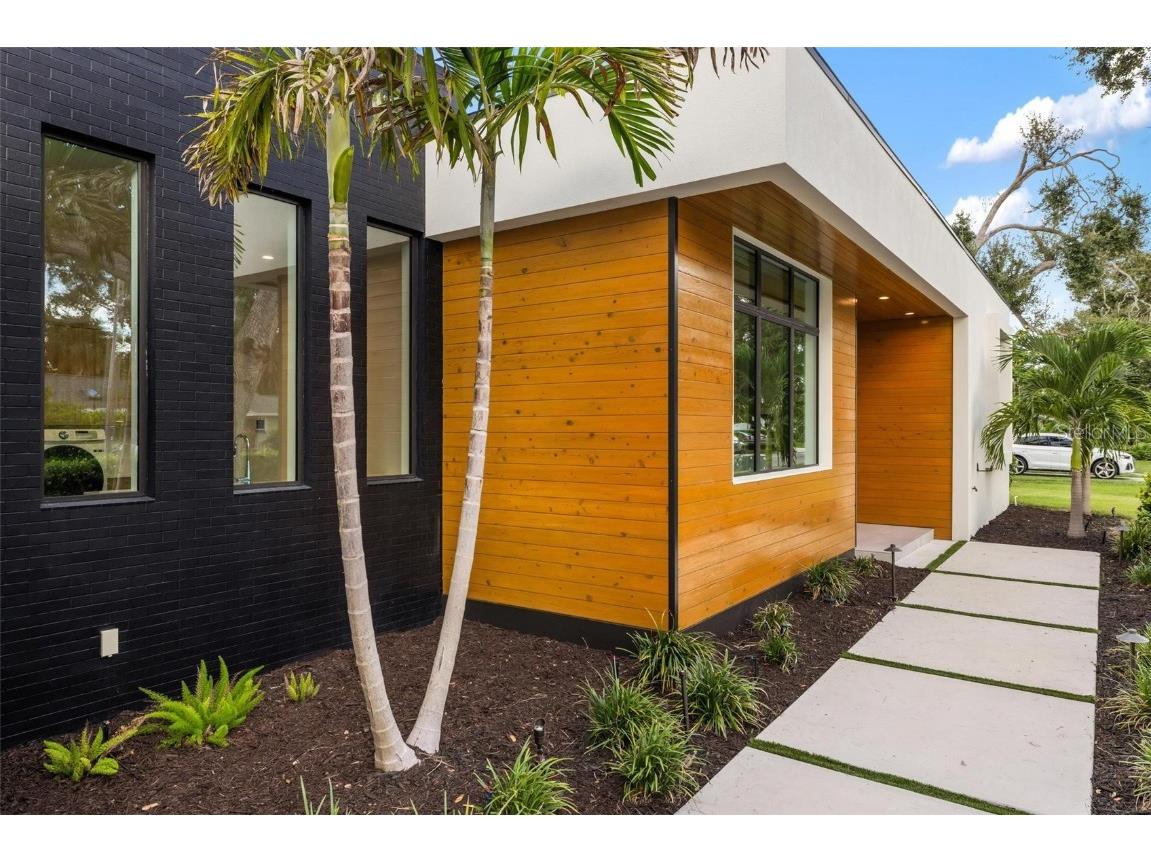 1873 Rose Street Sarasota FL 34239 A4664056 image2