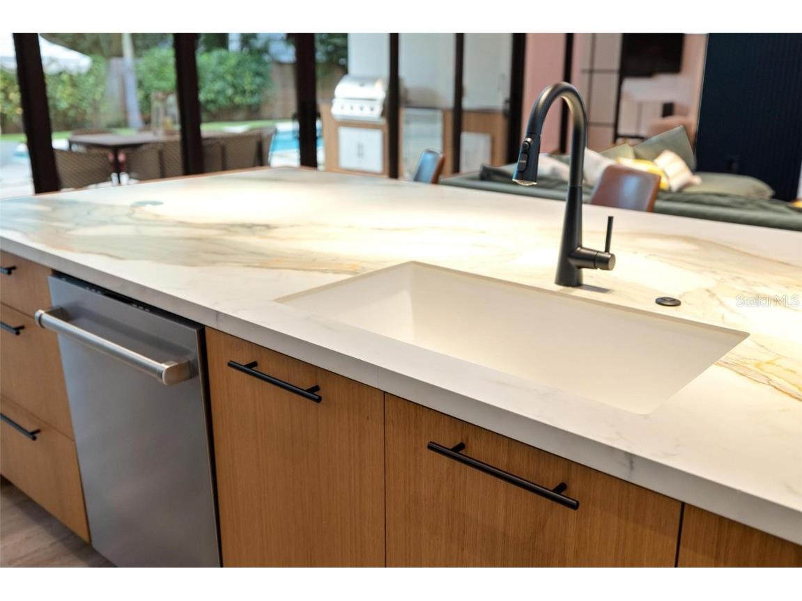 1873 Rose Street Sarasota FL 34239 A4664056 image21