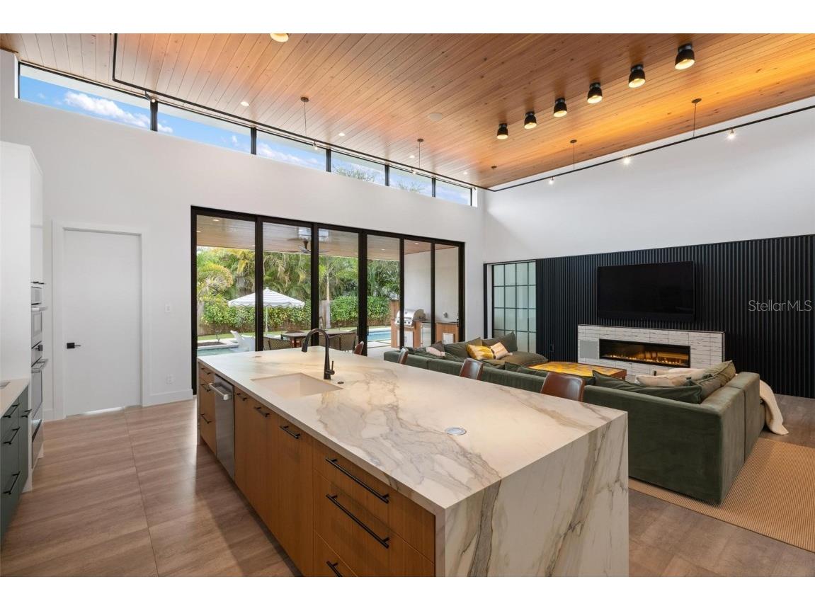 1873 Rose Street Sarasota FL 34239 A4664056 image22