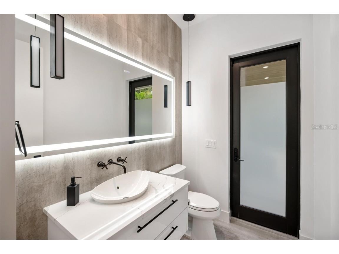 1873 Rose Street Sarasota FL 34239 A4664056 image30