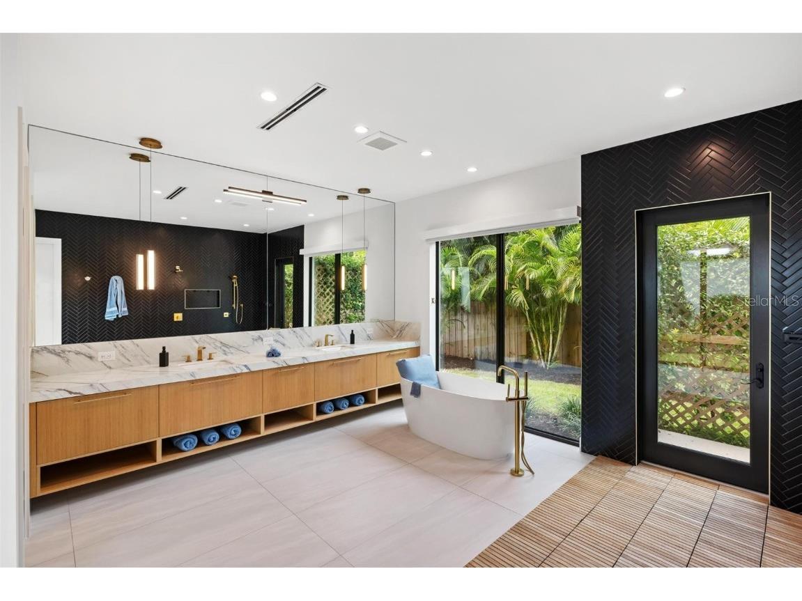 1873 Rose Street Sarasota FL 34239 A4664056 image53