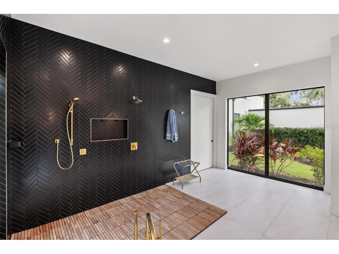 1873 Rose Street Sarasota FL 34239 A4664056 image57