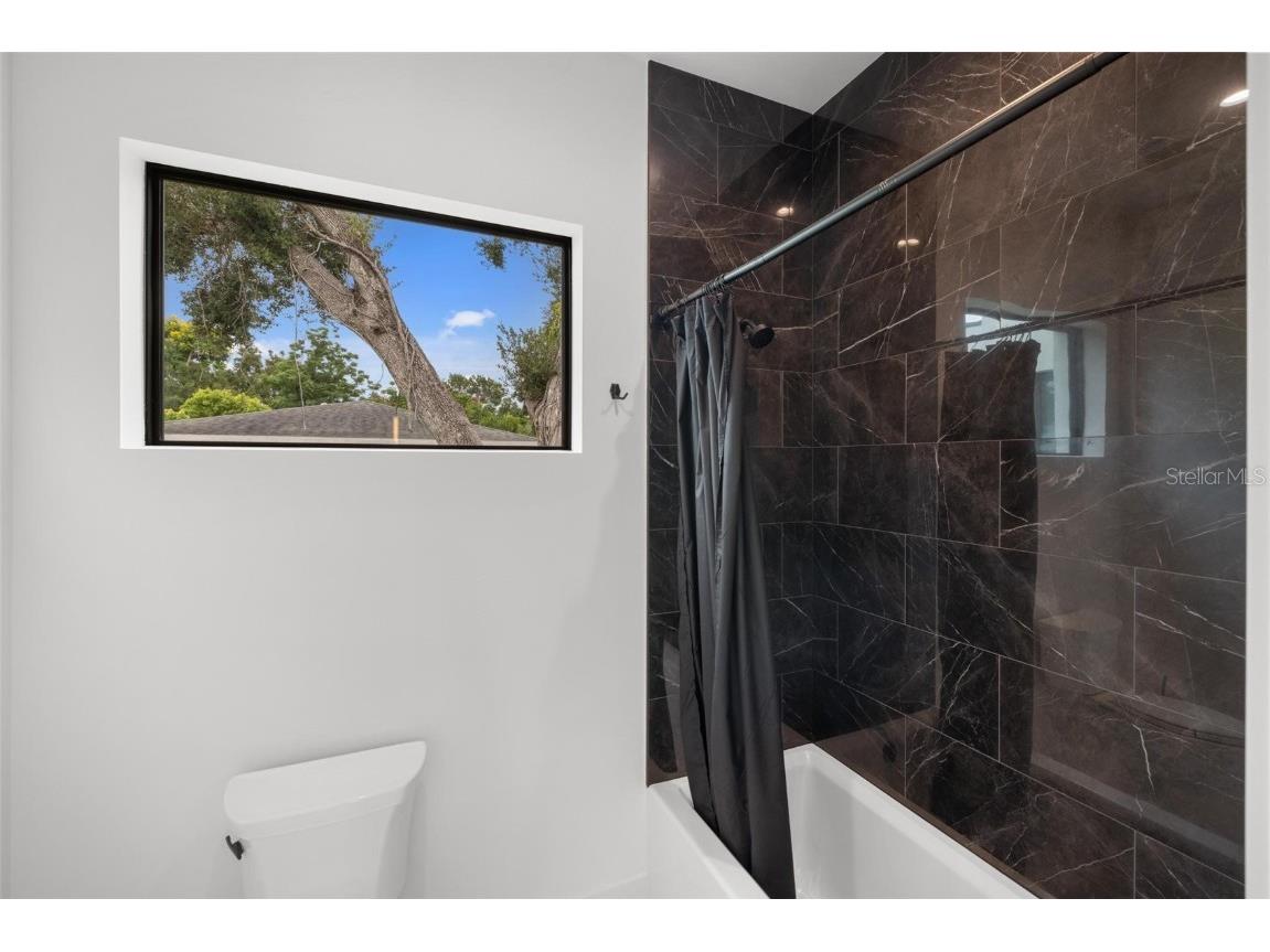 1873 Rose Street Sarasota FL 34239 A4664056 image74