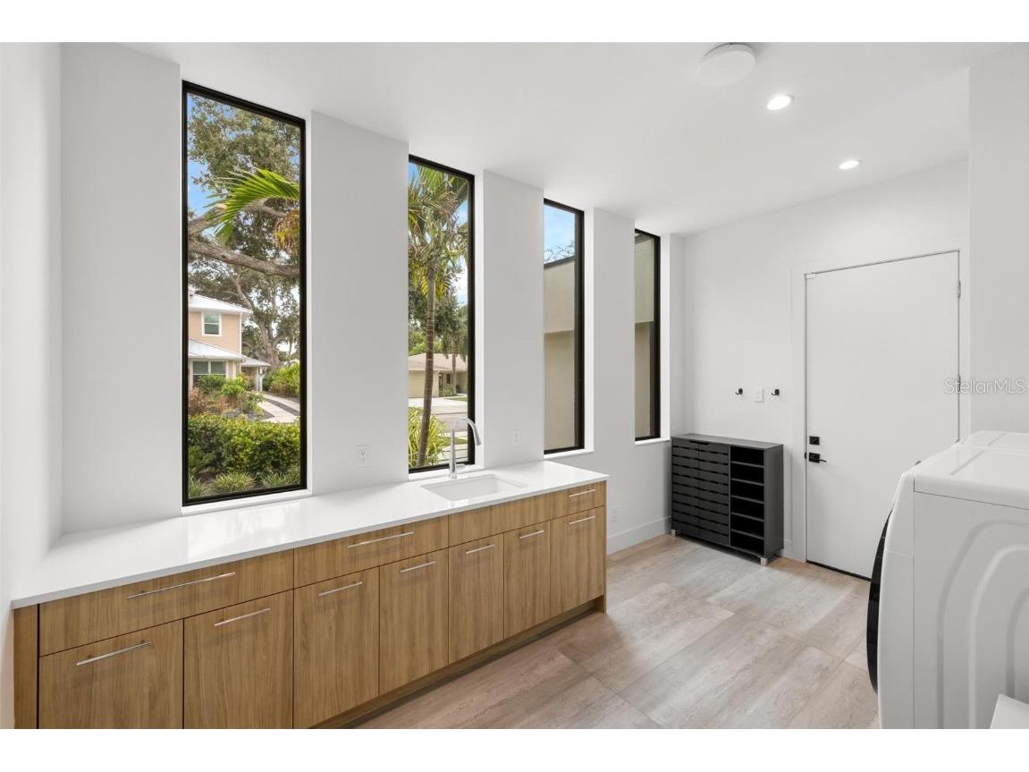 1873 Rose Street Sarasota FL 34239 A4664056 image86