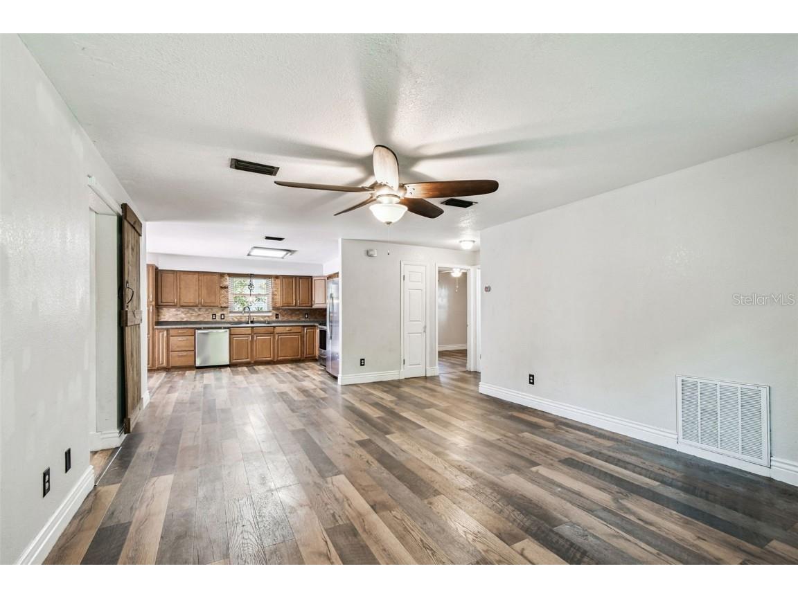 1874 Sylvan Drive Clearwater FL 33755 TB8449353 image3