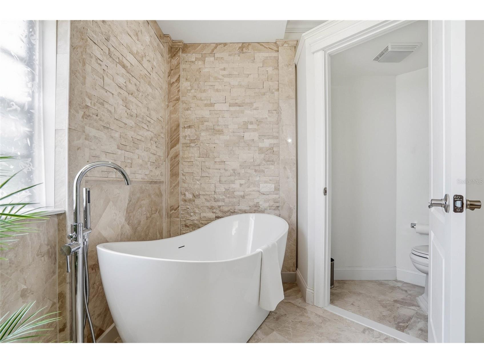 18740 Wimbledon Circle Lutz FL 33558 TB8506359 image40