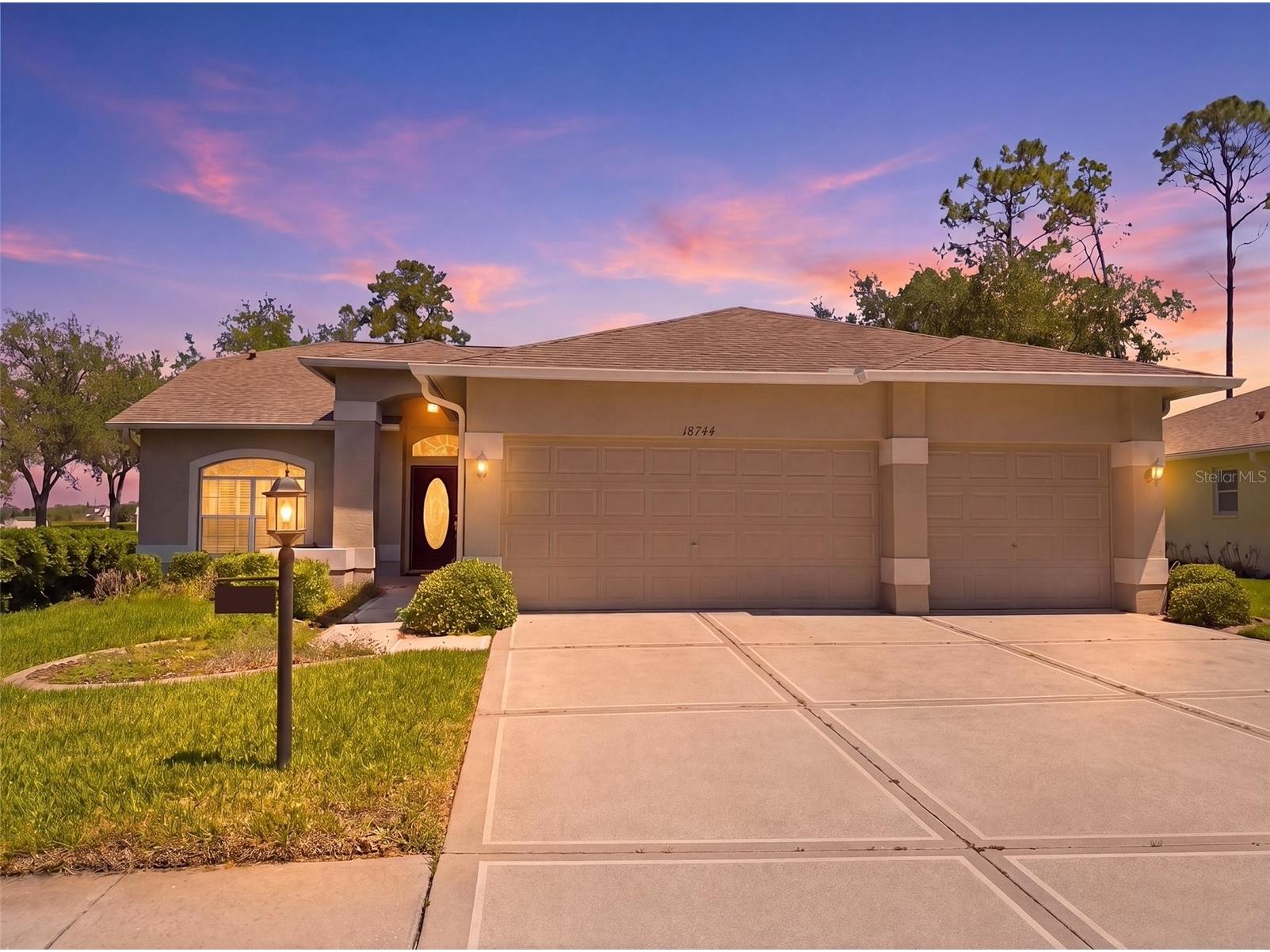 18744 Bellevista Court Hudson FL 34667 W7885021 image1