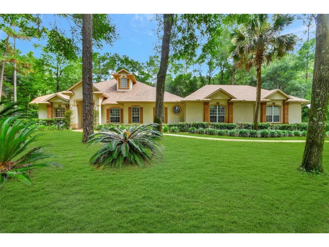 1875 Glenwood Oaks Lane Deland FL 32720 V4941157 image1