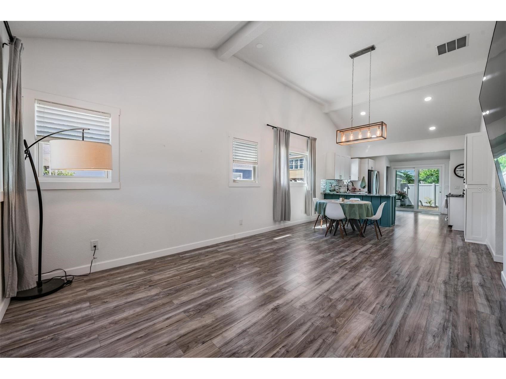 1875 Michigan Avenue NE Saint Petersburg FL 33703 TB8487449 image11