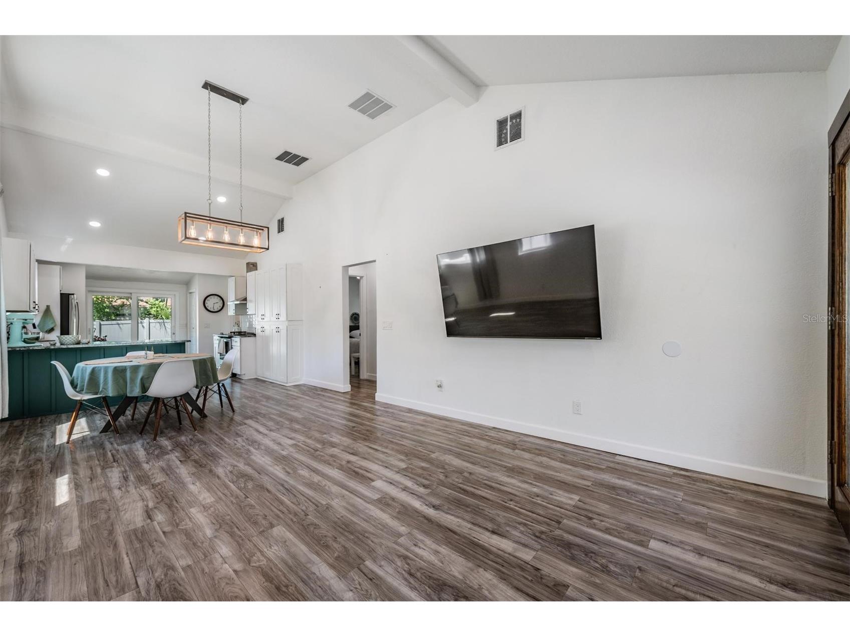 1875 Michigan Avenue NE Saint Petersburg FL 33703 TB8487449 image14