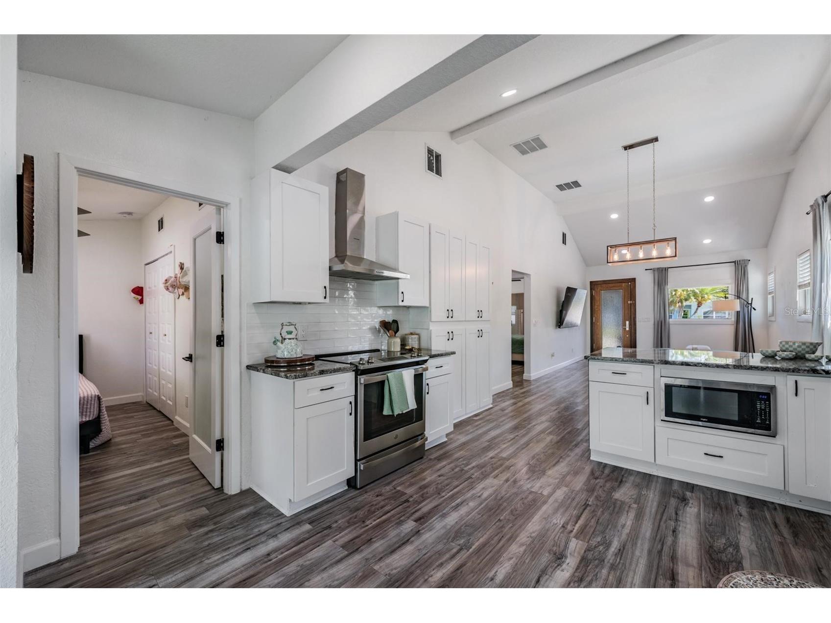 1875 Michigan Avenue NE Saint Petersburg FL 33703 TB8487449 image21