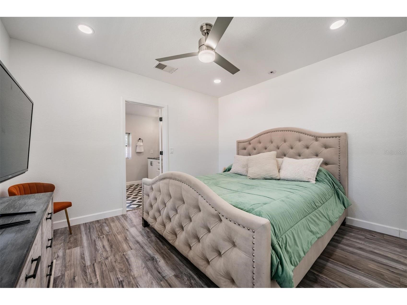 1875 Michigan Avenue NE Saint Petersburg FL 33703 TB8487449 image26