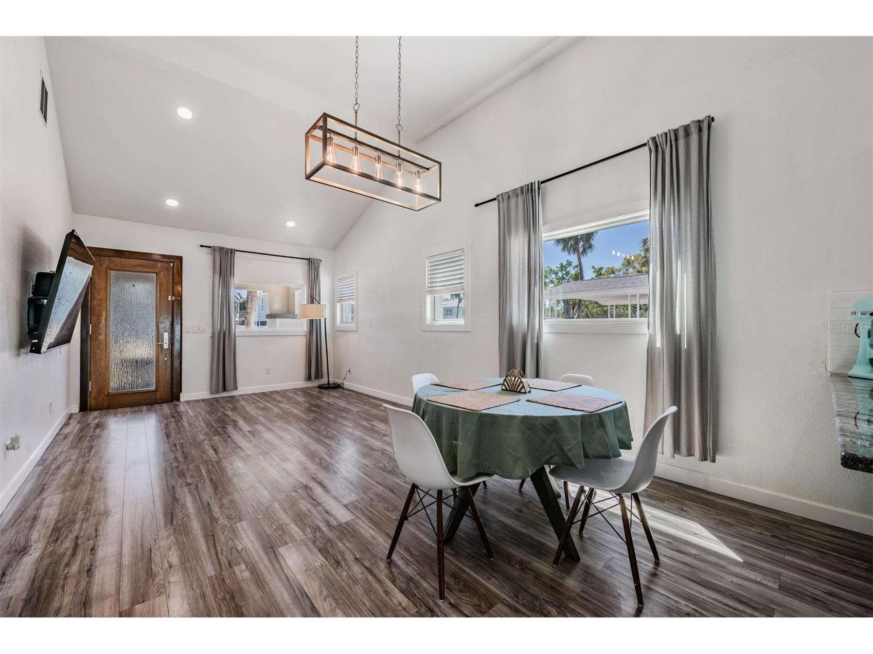 1875 Michigan Avenue NE Saint Petersburg FL 33703 TB8487449 image9