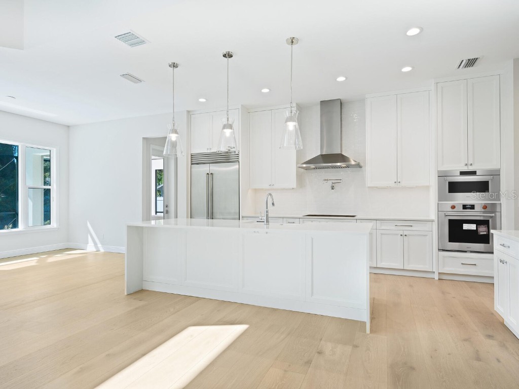 1876 Magnolia Street Sarasota FL 34239 A4674004 image11