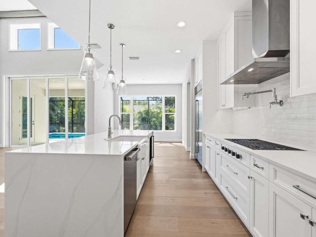 1876 Magnolia Street Sarasota FL 34239 A4674004 image12