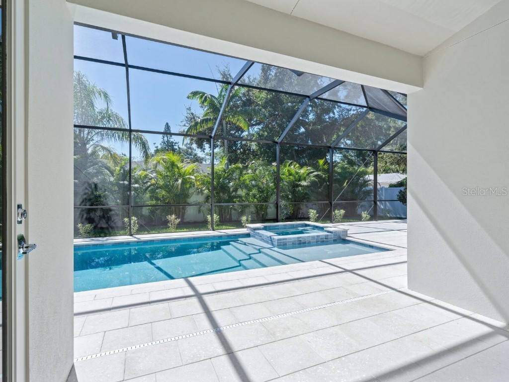 1876 Magnolia Street Sarasota FL 34239 A4674004 image35