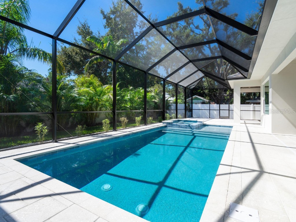 1876 Magnolia Street Sarasota FL 34239 A4674004 image37