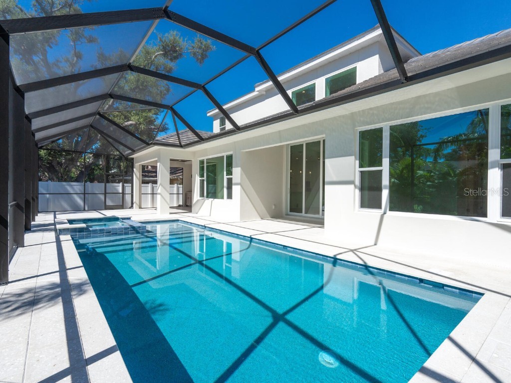 1876 Magnolia Street Sarasota FL 34239 A4674004 image39