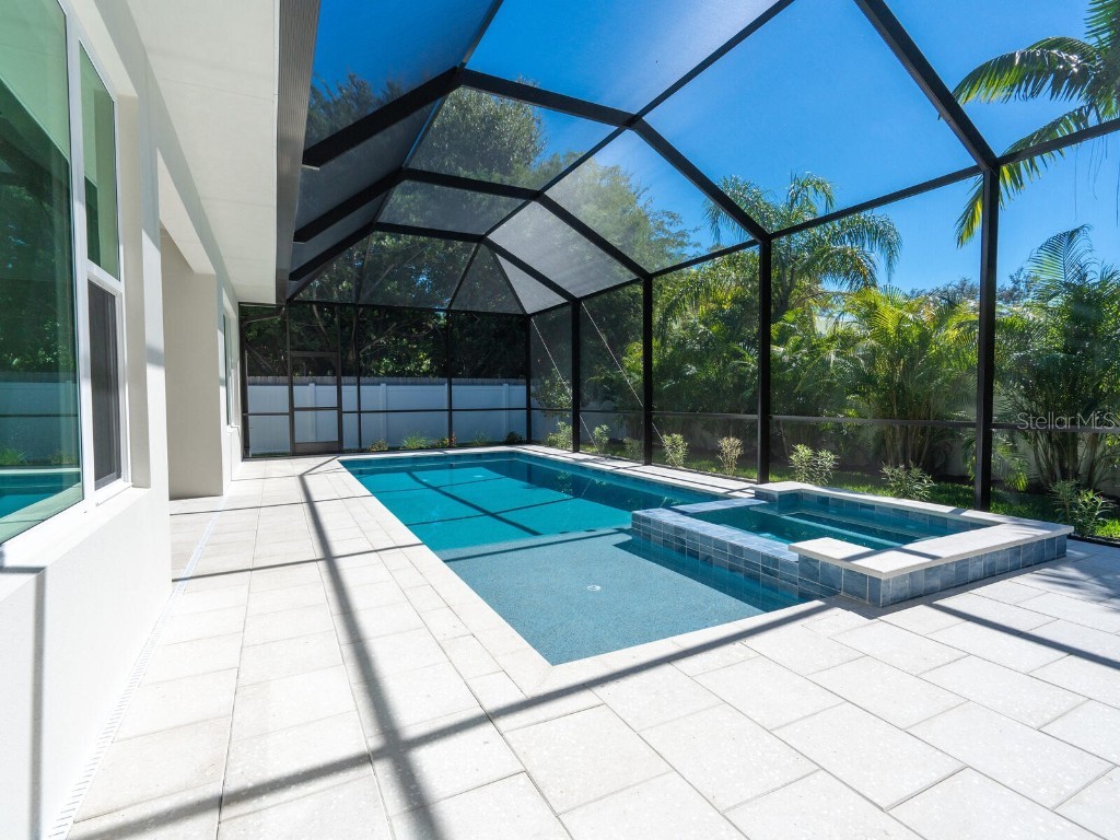 1876 Magnolia Street Sarasota FL 34239 A4674004 image44