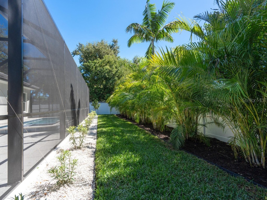 1876 Magnolia Street Sarasota FL 34239 A4674004 image47