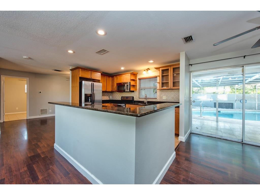 1877 Dawn Drive Clearwater FL 33763 TB8440789 image7