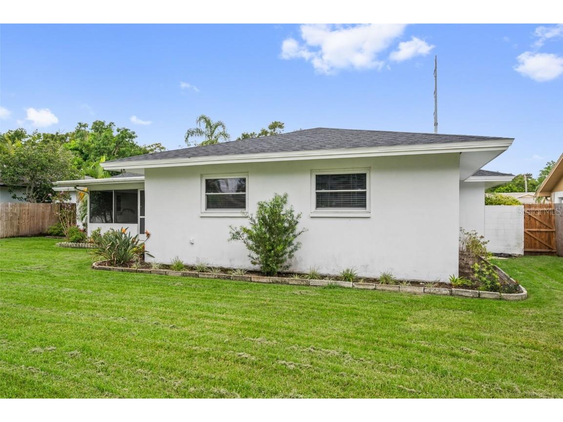 1877 Del Robles Drive Clearwater FL 33764 TB8422650 image8