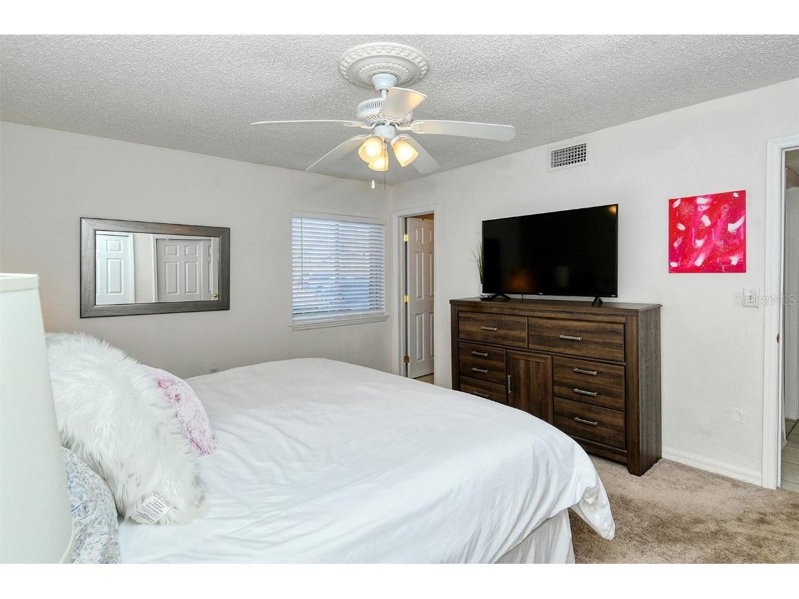 1877 Toucan Way #400 Sarasota FL 34232 A4593361 image18