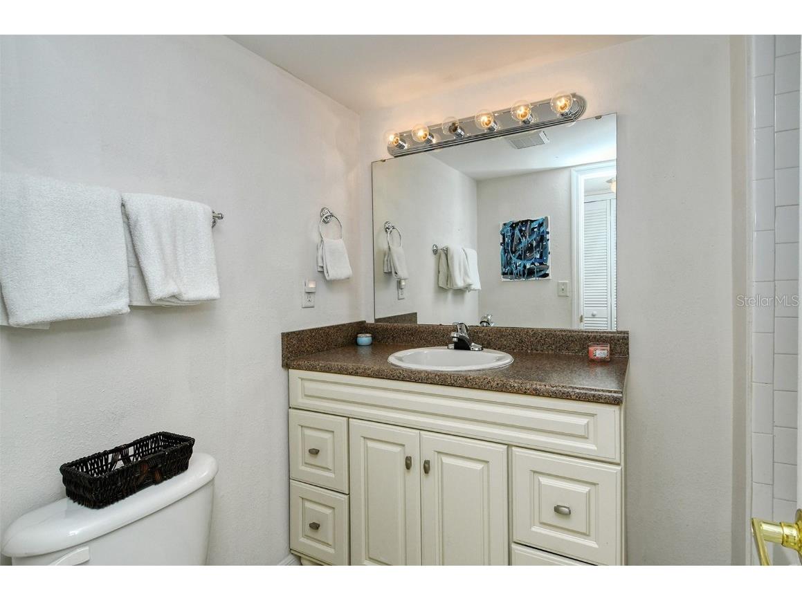 1877 Toucan Way #400 Sarasota FL 34232 A4593361 image24