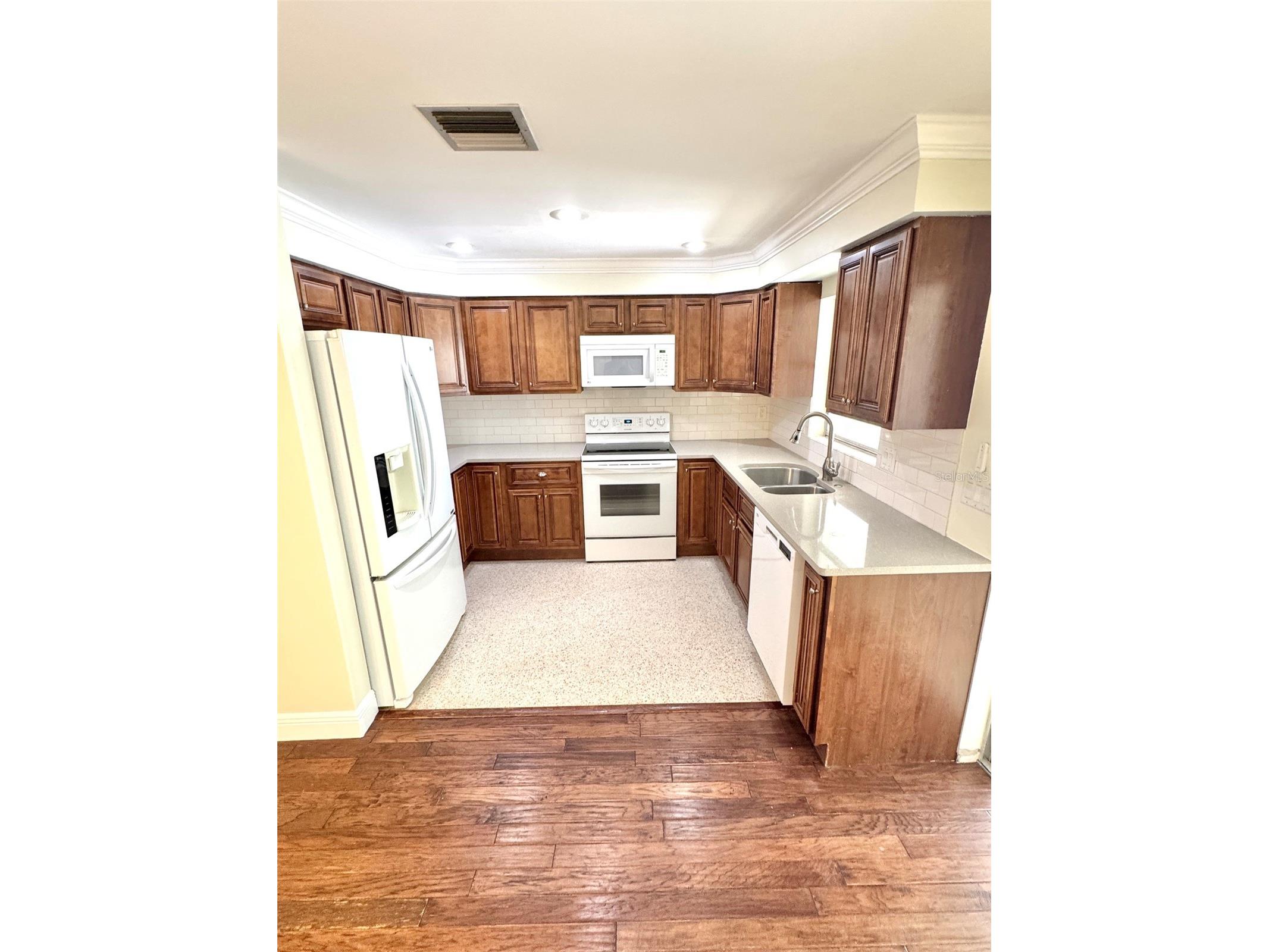 1878 Murray Avenue Clearwater FL 33755 TB8525613 image9