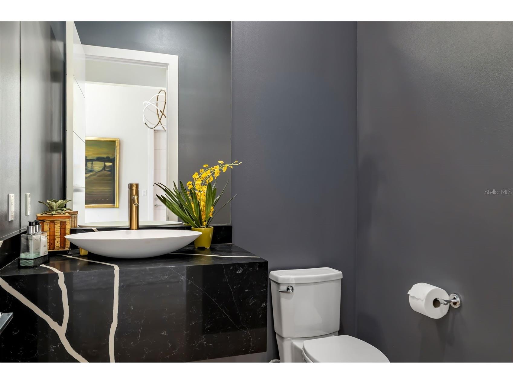 1879 Hibiscus Street Sarasota FL 34239 A4677284 image10