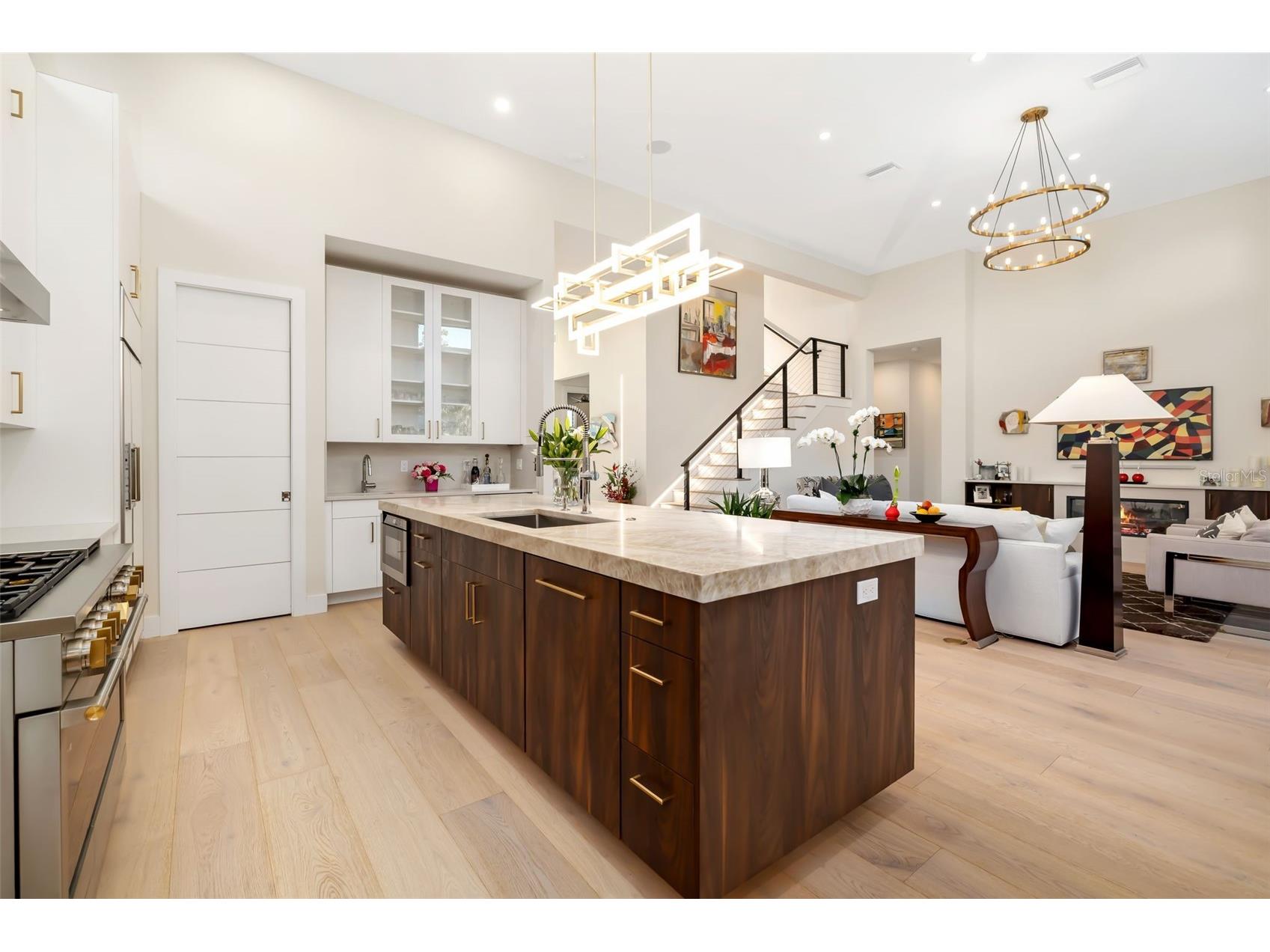 1879 Hibiscus Street Sarasota FL 34239 A4677284 image15