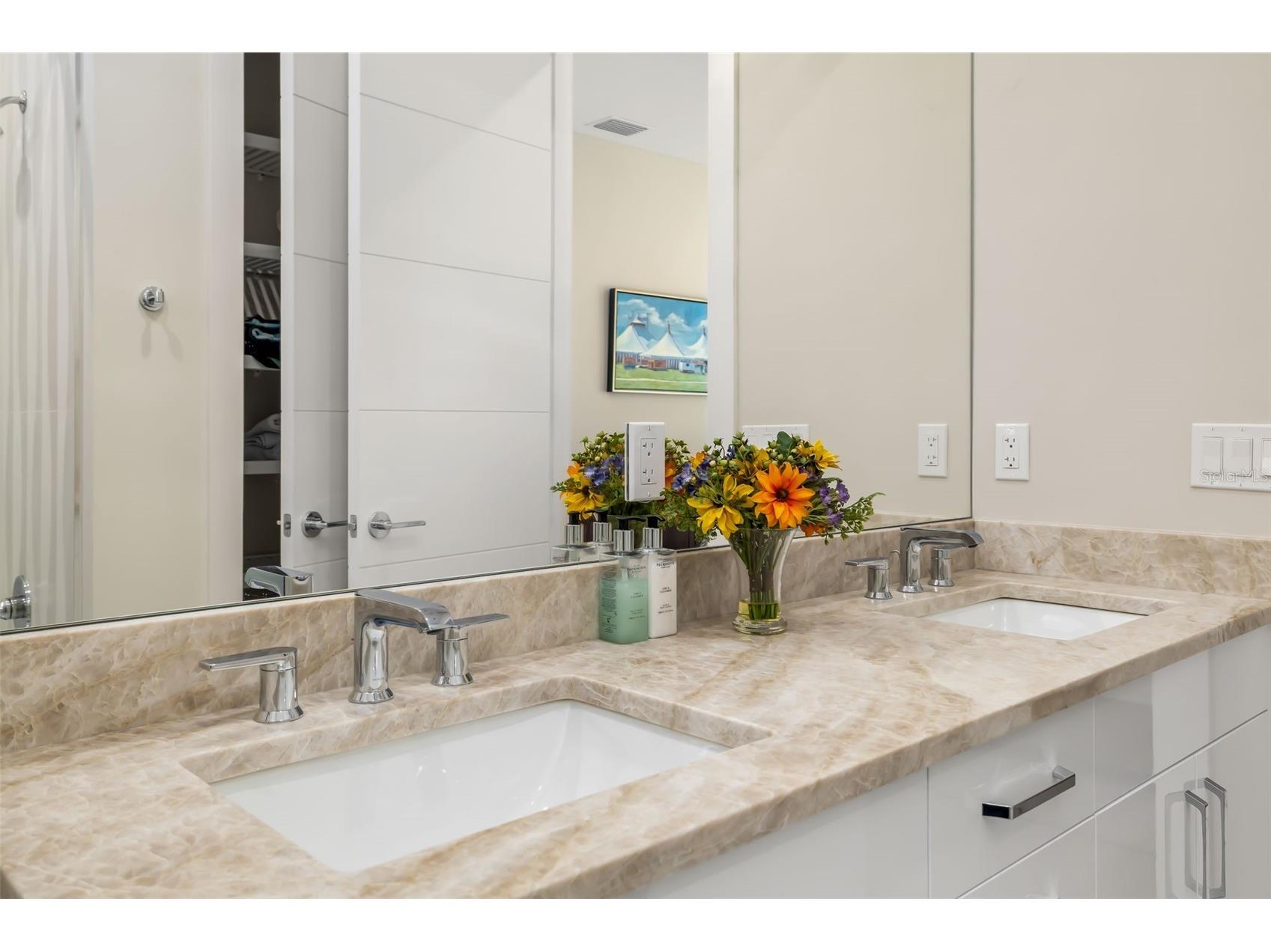 1879 Hibiscus Street Sarasota FL 34239 A4677284 image48