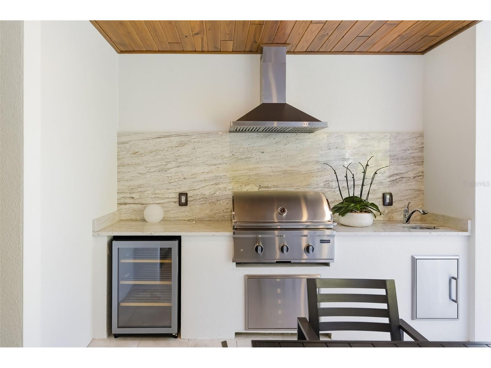 1879 Hibiscus Street Sarasota FL 34239 A4677284 image64