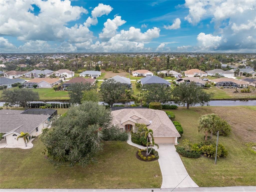 188 Broadmoor Lane Rotonda West FL 33947 - BROADMOOR WATERWAY C7516242 image1
