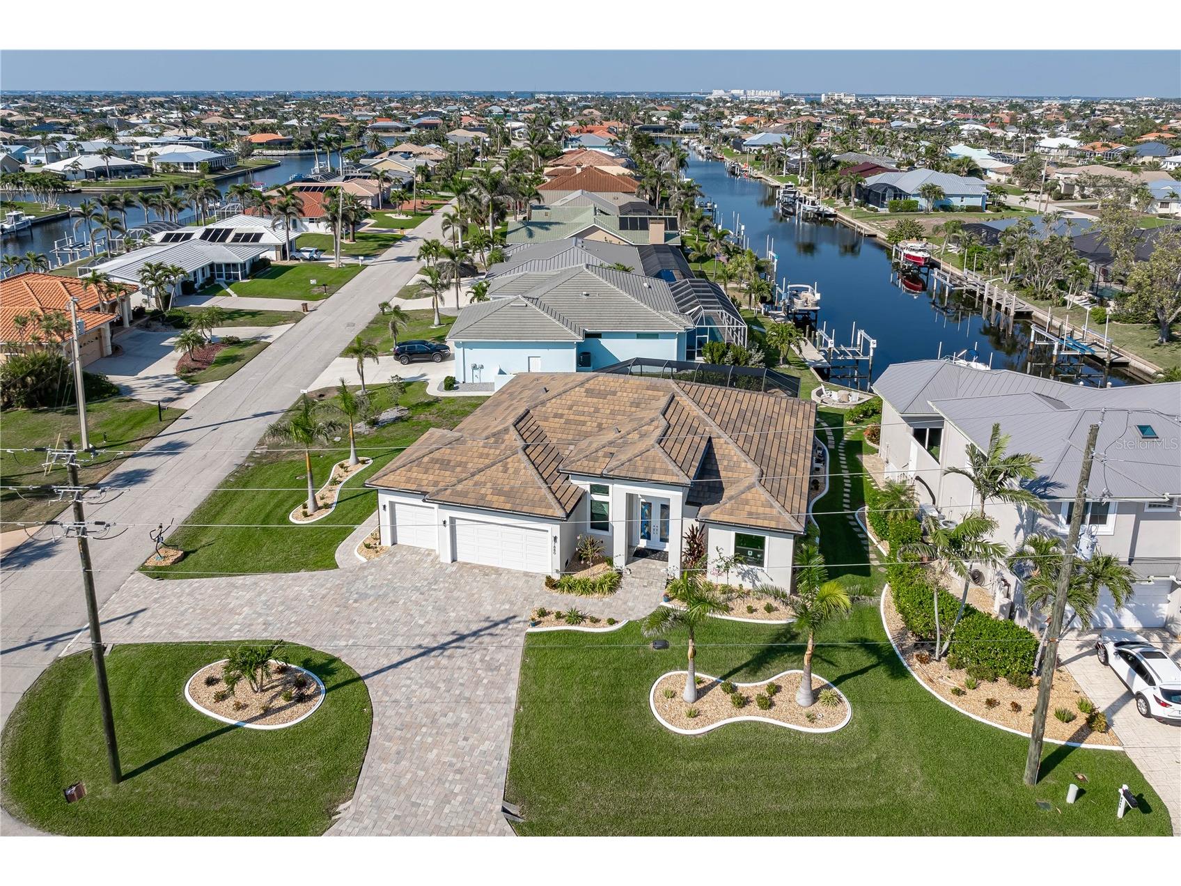 1880 Aqui Esta Drive Punta Gorda FL 33950 - LADYFISH BAY CANAL C7526238 image2