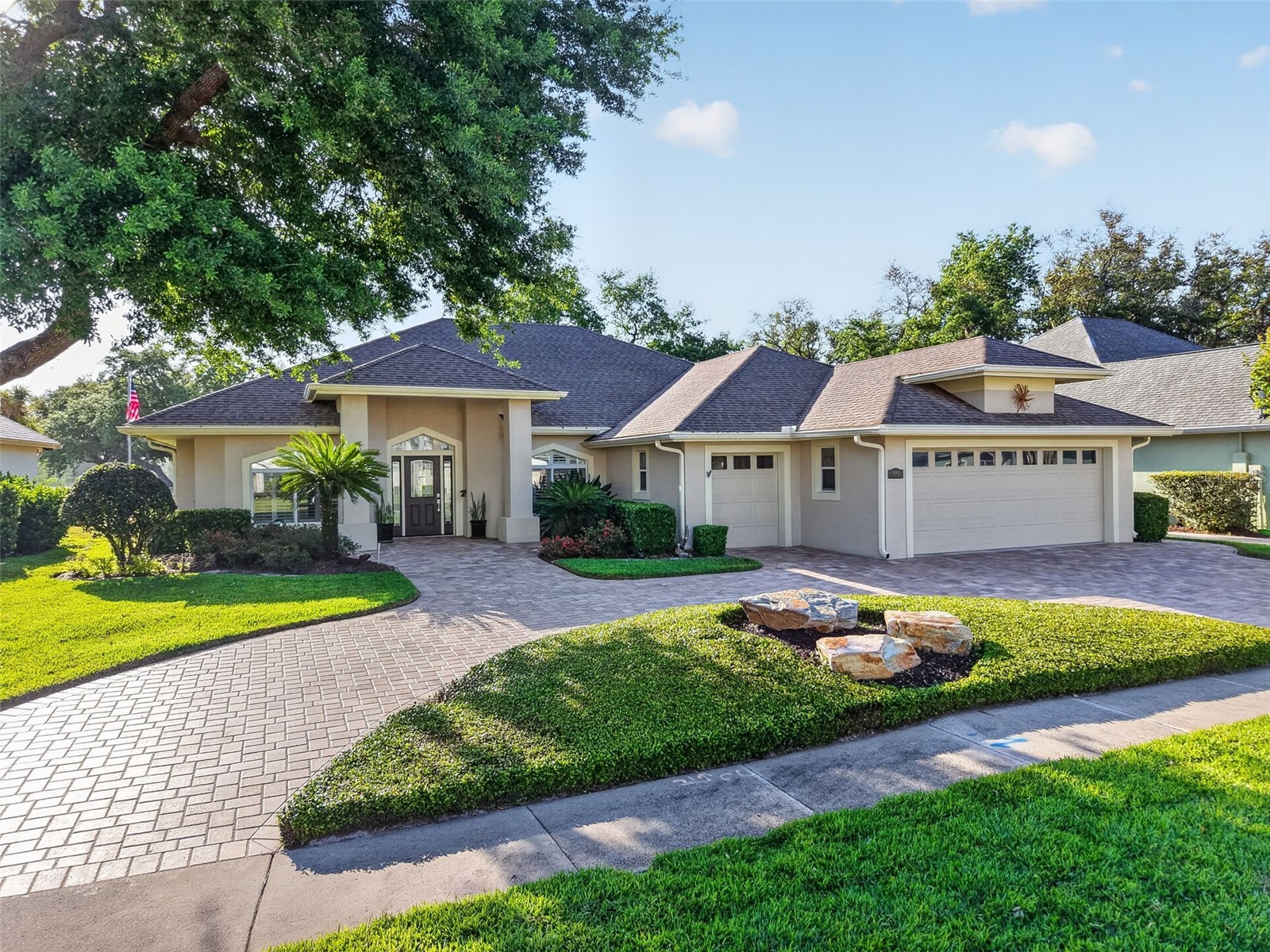 1880 Edgewater Drive Mount Dora FL 32757 G5110379 image1