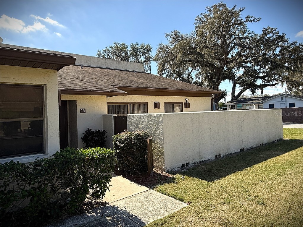 1880 N Crystal Lake Drive #28 Lakeland FL 33801 L4950657 image2