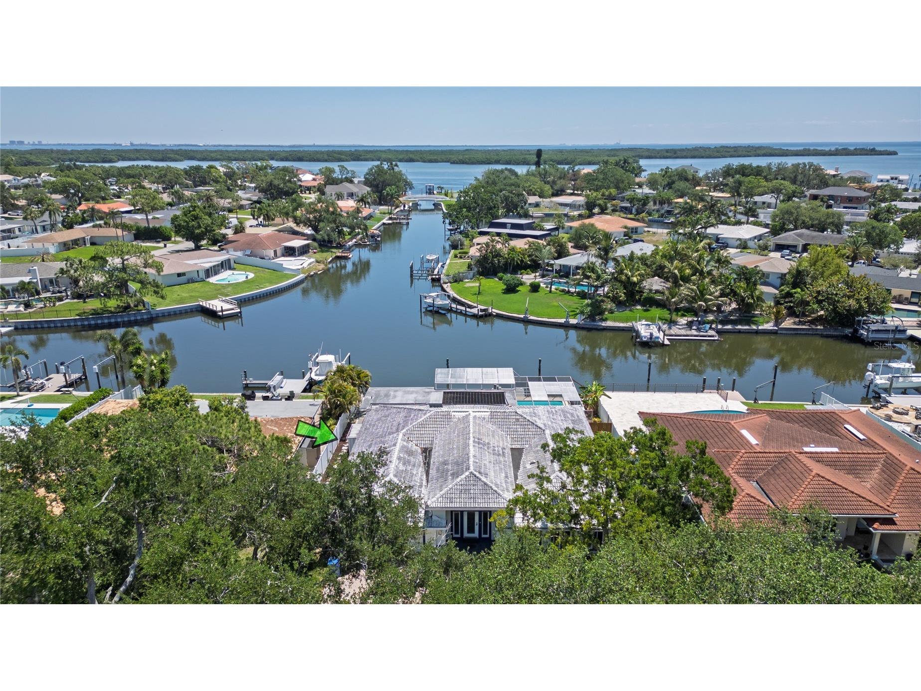 1880 Tanglewood Drive NE Saint Petersburg FL 33702 - OLD TAMPA BAY TB8509856 image1