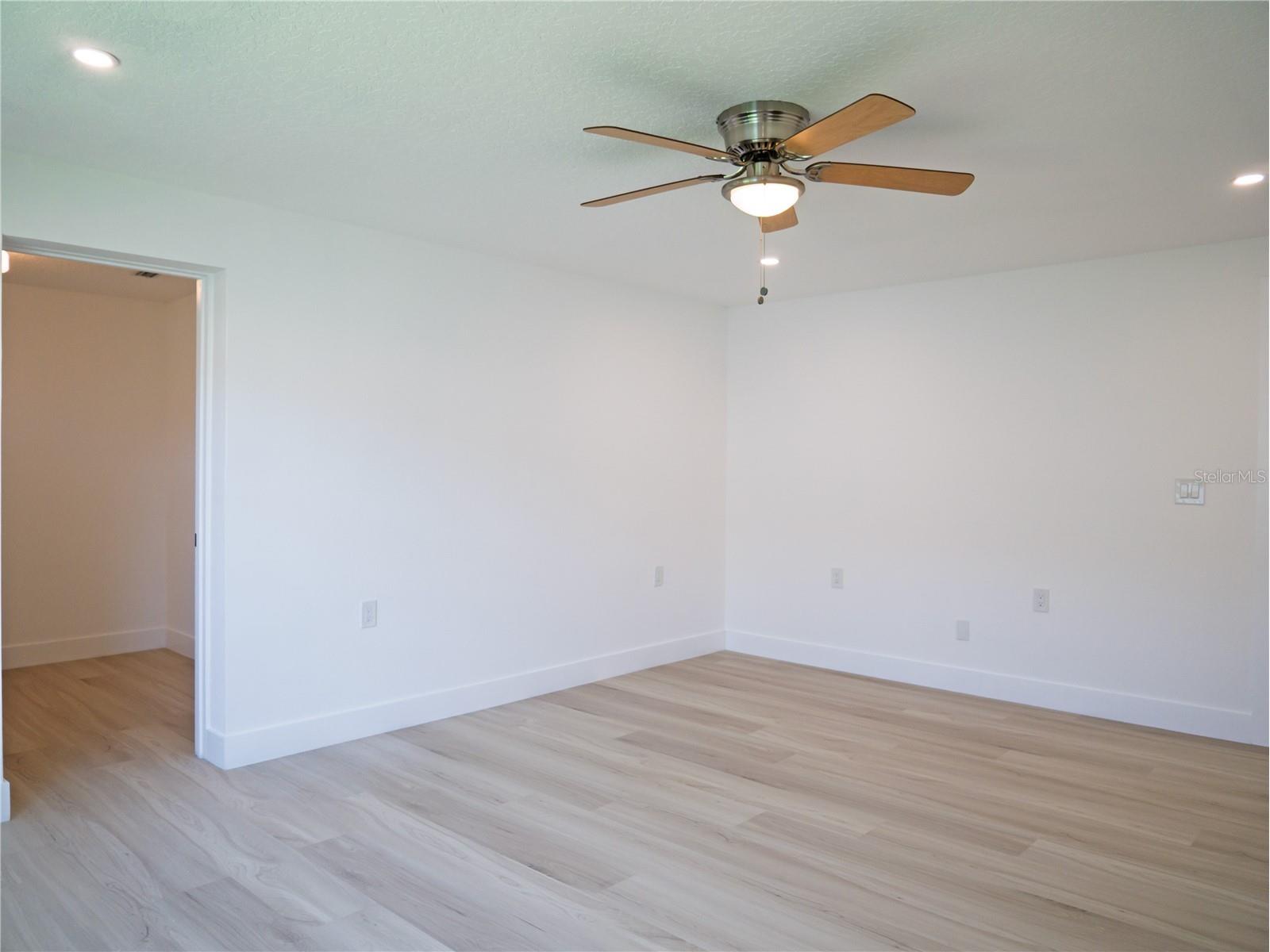 1880 Tanglewood Drive NE Saint Petersburg FL 33702 - OLD TAMPA BAY TB8509856 image33